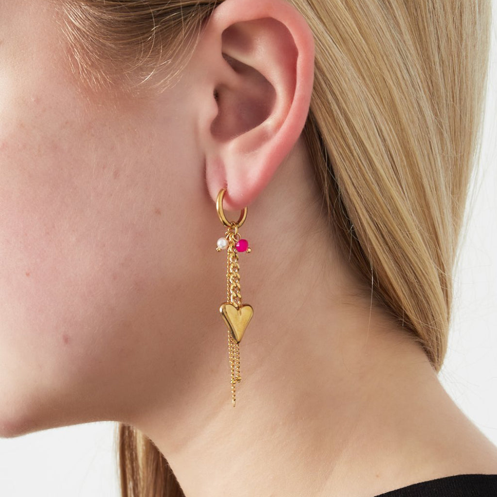 Hart met kralen oorbellen