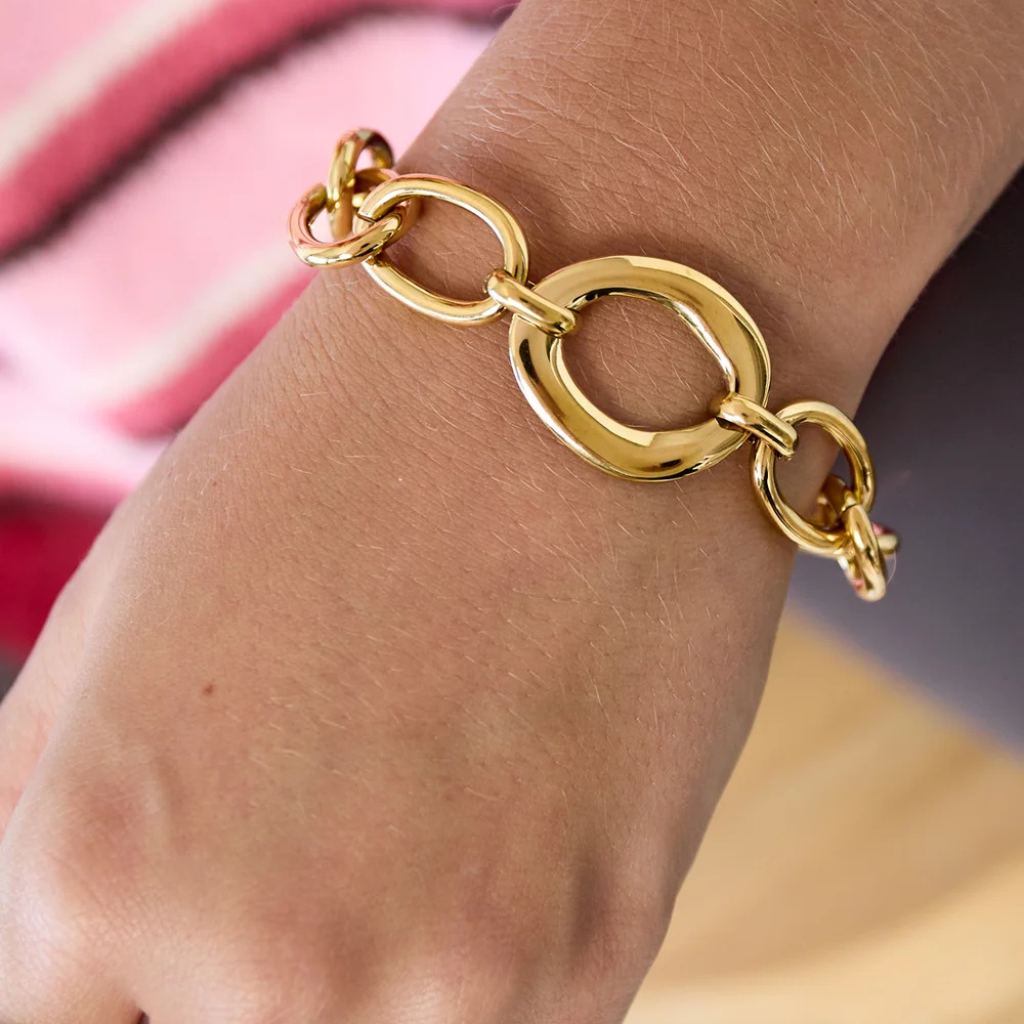 Bold circle armband