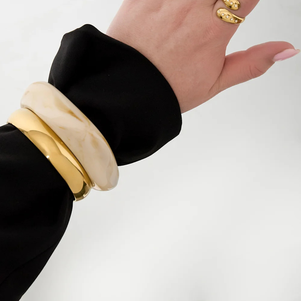 Essential bangle